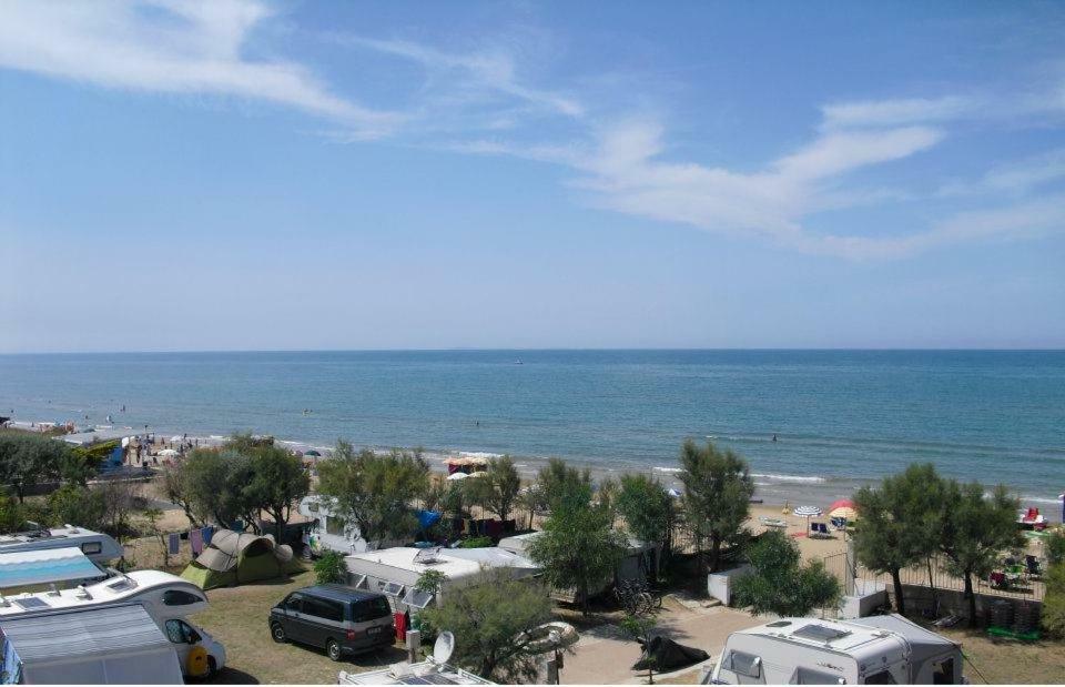 Hotel Centro Turistico La Perla Del Gargano à Foce Varano Extérieur photo